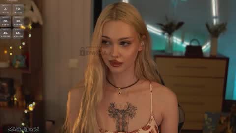 Snapshot of manifreyja chatting on March 14, 10:59 pm Amelie online show from March 14, 10:59 pm