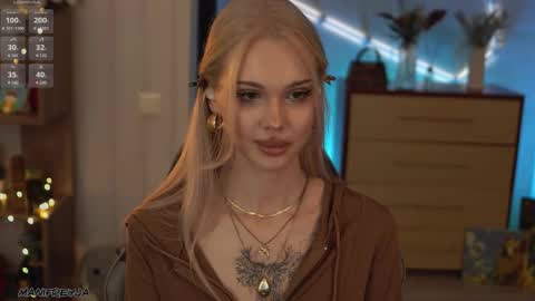 Snapshot of manifreyja chatting on March 26, 12:50 am Amelie online show from March 26, 12:50 am