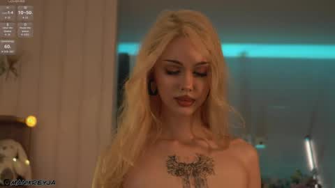 Snapshot of manifreyja chatting on April 30, 7:09 pm Amelie online show from April 30, 7:09 pm