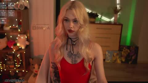 Snapshot of manifreyja chatting on May 18, 7:20 pm Amelie online show from May 18, 7:20 pm