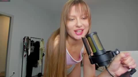 Snapshot of manita_misti chatting on October 10, 8:46 am Manita online show from October 10, 8:46 am