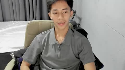 Snapshot of manofyour_lustxx chatting on March 1, 1:02 pm MR. JAY online show from March 1, 1:02 pm