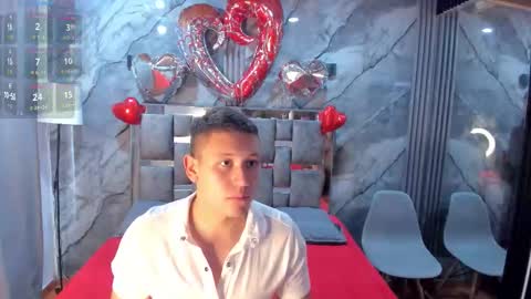 Snapshot of manson_and_zoe chatting on February 15, 11:19 am Manson and Zoe online show from February 15, 11:19 am