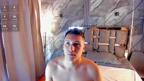 Snapshot of manson_and_zoe chatting on February 26, 11:42 am Manson and Zoe online show from February 26, 11:42 am