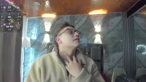 Snapshot of manson_and_zoe chatting on June 29, 11:21 am Manson and Zoe online show from June 29, 11:21 am