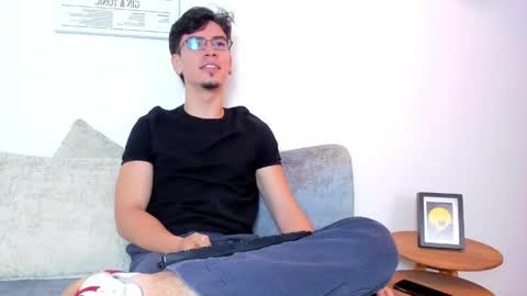 manu online show from March 18, 12:30 pm