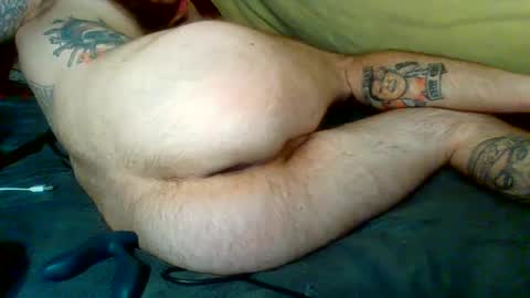 Snapshot of manuel_dexterity chatting on December 31, 11:20 am Daddy online show from December 31, 11:20 am