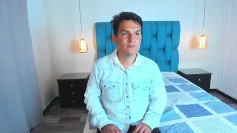 Snapshot of manuel_firee chatting on July 9, 8:35 pm Manuel Firee online show from July 9, 8:35 pm