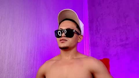 Snapshot of manuel_fpg chatting on February 20, 11:05 pm Manuel online show from February 20, 11:05 pm