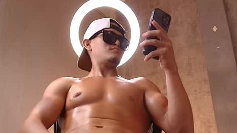 Snapshot of manuel_fpg chatting on February 23, 8:17 pm Manuel online show from February 23, 8:17 pm