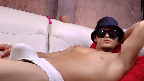 Snapshot of manuel_fpg chatting on February 25, 10:19 pm Manuel online show from February 25, 10:19 pm