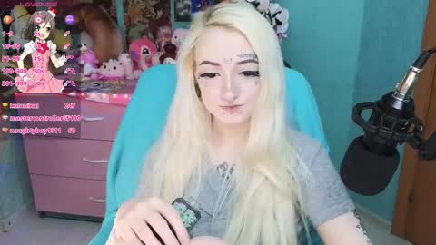 Snapshot of manuela_unicorn chatting on March 9, 11:25 pm Manuela online show from March 9, 11:25 pm