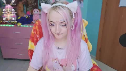 Snapshot of manuela_unicorn chatting on October 18, 4:48 am Manuela online show from October 18, 4:48 am