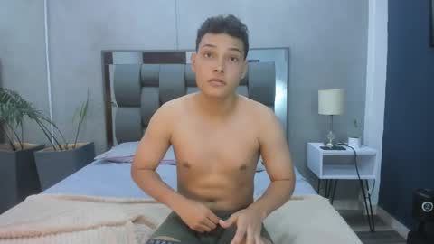 Manuell Rivero online show from May 29, 7:34 pm