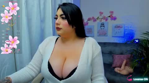 Snapshot of manuella_collins chatting on February 13, 8:24 pm manuella_collins online show from February 13, 8:24 pm