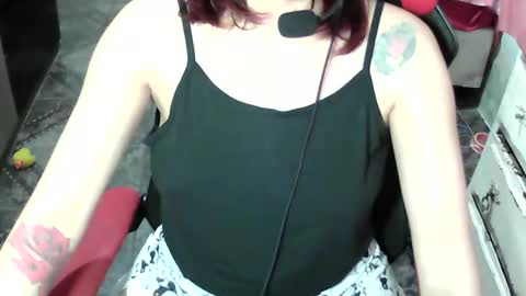 Manu Escarlate online show from November 6, 5:19 am