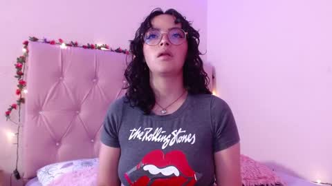 Snapshot of manumeow_ chatting on December 27, 10:05 pm Manu online show from December 27, 10:05 pm