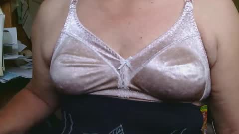 manwithboobs online show from September 18, 6:32 pm