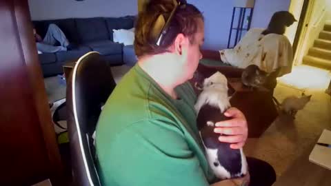 Snapshot of manyfacese chatting on April 4, 3:49 am kyle online show from April 4, 3:49 am