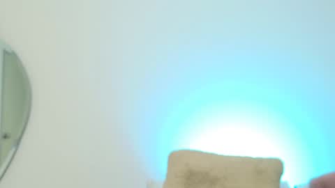     online show from January 7, 10:52 pm