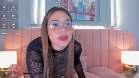 Snapshot of mara_brooks chatting on December 22, 3:44 am Mara online show from December 22, 3:44 am