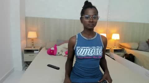 Mara Sinclair online show from June 26, 7:29 pm