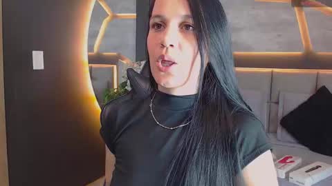 Mara Hanson online show from December 19, 2:35 pm