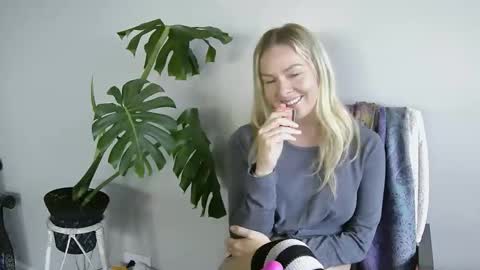 marasecrets online show from May 20, 8:59 pm