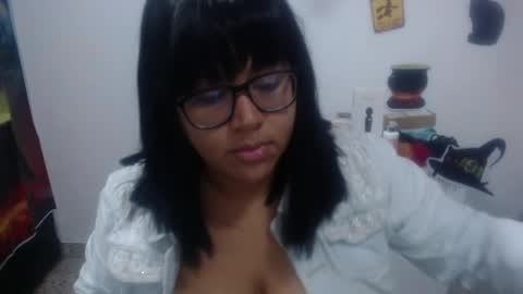 Snapshot of marasilk chatting on October 12, 12:04 pm Mara Silk online show from October 12, 12:04 pm