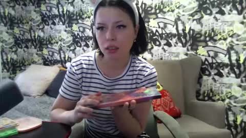 Snapshot of marble_kitten chatting on December 23, 10:24 am marble_kitten online show from December 23, 10:24 am