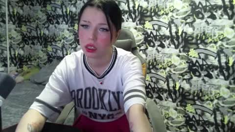 Snapshot of marble_kitten chatting on January 11, 11:04 am marble_kitten online show from January 11, 11:04 am