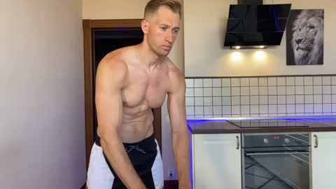 Snapshot of marc105100 chatting on June 28, 5:35 am alex marvelxx online show from June 28, 5:35 am