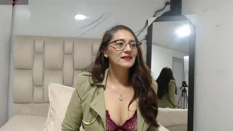 Snapshot of marciamuller chatting on May 5, 12:46 pm Martha online show from May 5, 12:46 pm