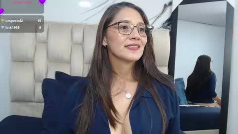 Snapshot of marciamuller chatting on May 11, 4:37 pm Martha online show from May 11, 4:37 pm