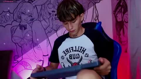 marco_777_ online show from May 3, 7:31 pm