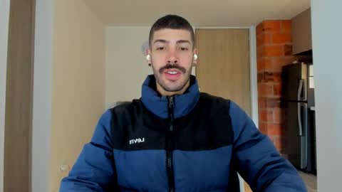 Snapshot of marco_tahani_ chatting on December 23, 11:25 am Marco IG marco tahani online show from December 23, 11:25 am