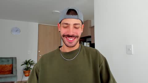 Snapshot of marco_tahani_ chatting on December 24, 2:54 pm Marco IG marco tahani online show from December 24, 2:54 pm