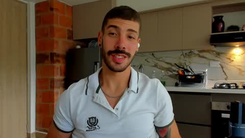 Snapshot of marco_tahani_ chatting on December 25, 7:13 pm Marco IG marco tahani online show from December 25, 7:13 pm