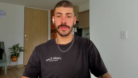 Snapshot of marco_tahani_ chatting on January 5, 9:47 pm Marco IG marco tahani online show from January 5, 9:47 pm