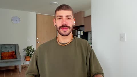 Snapshot of marco_tahani_ chatting on January 6, 12:46 pm Marco IG marco tahani online show from January 6, 12:46 pm
