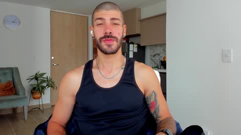Snapshot of marco_tahani_ chatting on January 10, 1:52 pm Marco IG marco tahani online show from January 10, 1:52 pm