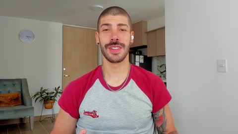 Snapshot of marco_tahani_ chatting on January 31, 1:34 pm Marco IG marco tahani online show from January 31, 1:34 pm