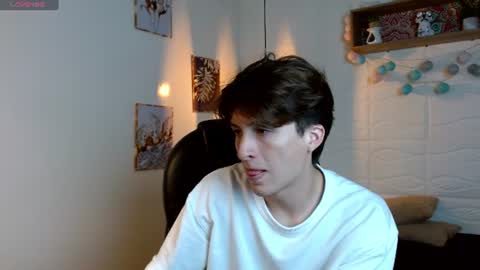 Snapshot of marcoviolet chatting on June 16, 7:49 pm marcoviolet online show from June 16, 7:49 pm