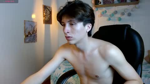 Snapshot of marcoviolet chatting on June 18, 8:02 pm marcoviolet online show from June 18, 8:02 pm