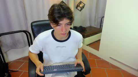 Snapshot of marcoviolet chatting on July 10, 7:38 pm marcoviolet online show from July 10, 7:38 pm
