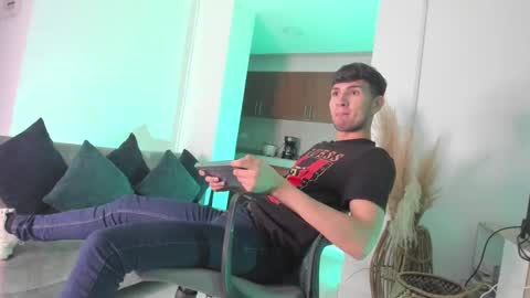 marcus_fire online show from February 1, 10:37 am