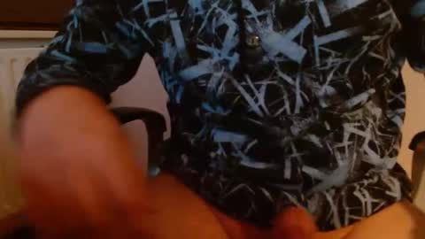 Snapshot of marekishere chatting on December 8, 4:57 am marek online show from December 8, 4:57 am