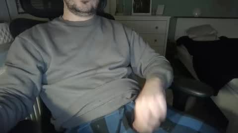 Snapshot of marekishere chatting on December 25, 9:22 pm marek online show from December 25, 9:22 pm