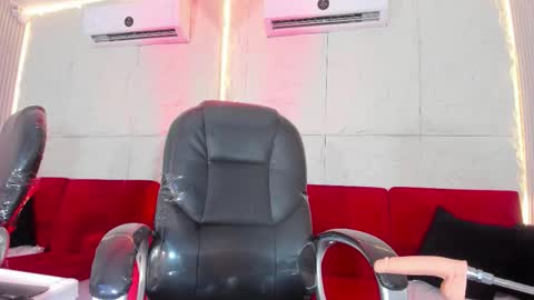 Marelyn online show from February 20, 5:02 pm