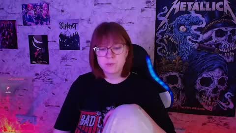 Snapshot of margaret_red chatting on April 19, 12:37 pm Margaret online show from April 19, 12:37 pm